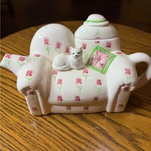 Vintage Charming Cat Teapot with Floral Design